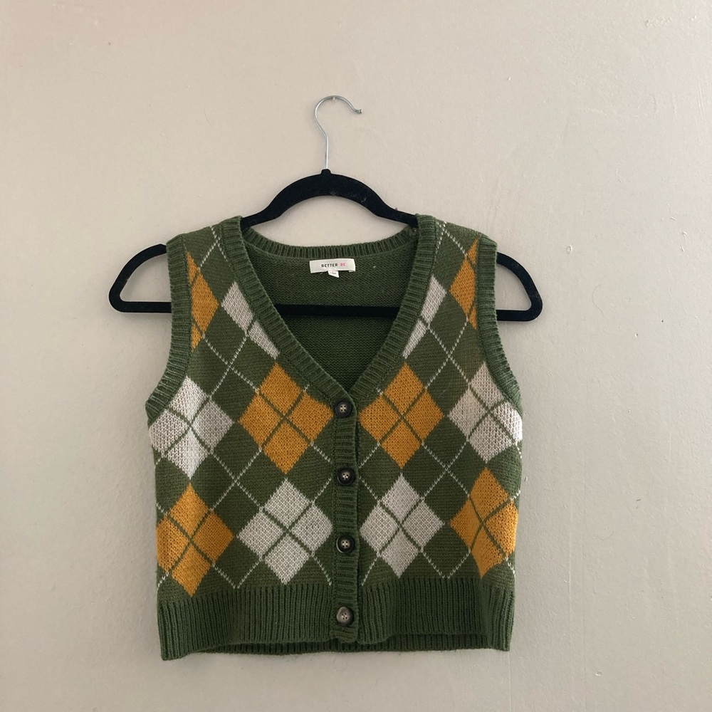 Cropped green sweater vest